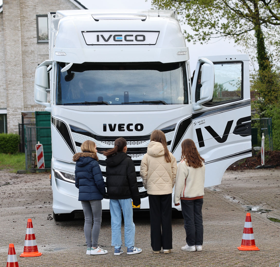 Veilig op Weg! Blijf uit de dode hoek